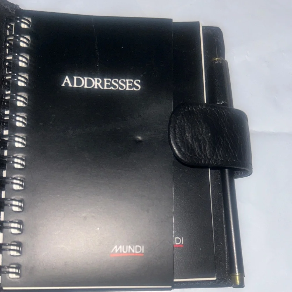 Mundi Black Leather Binder with Gold Accent